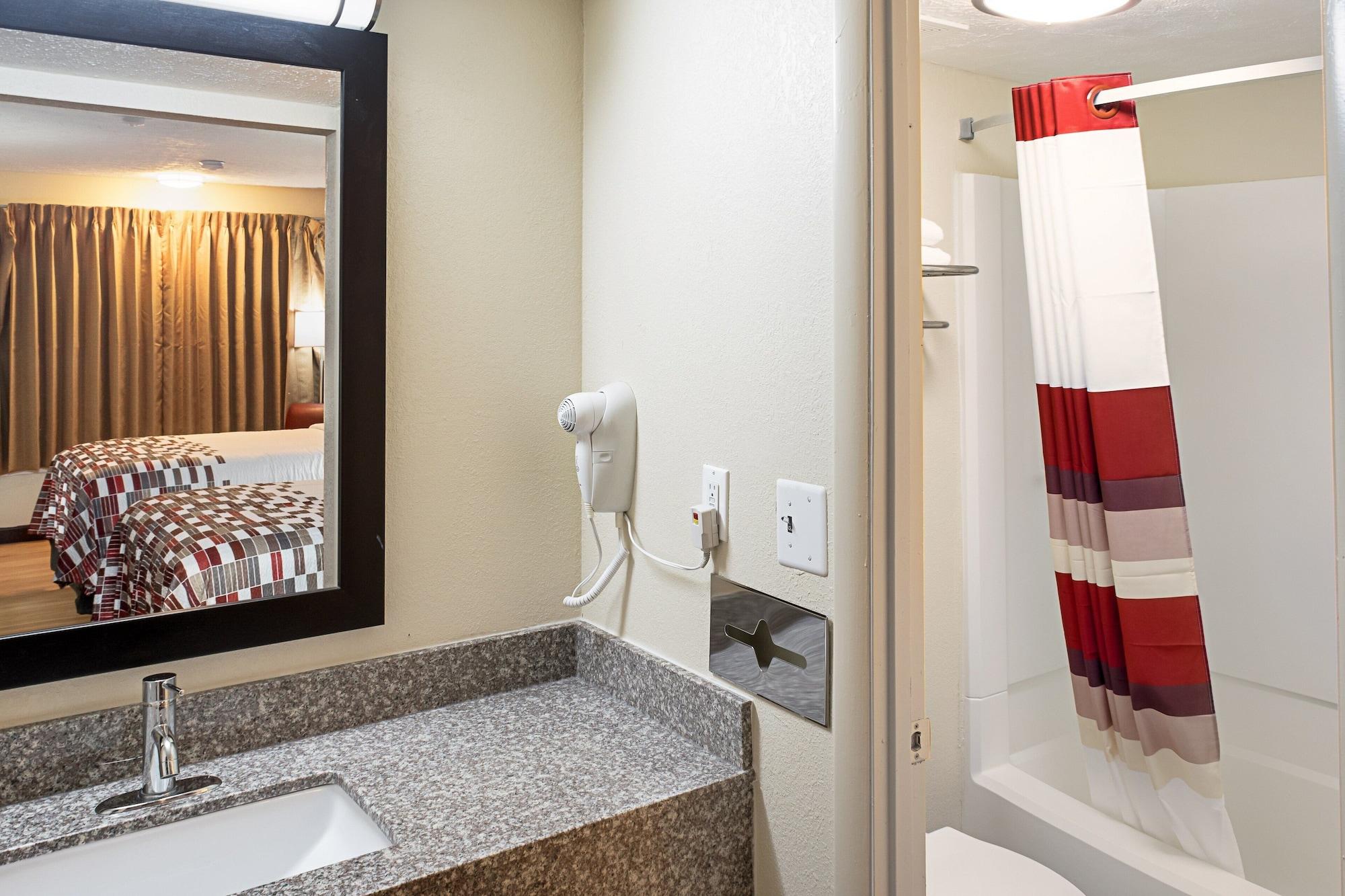 Red Roof Inn Indianapolis East Екстериор снимка