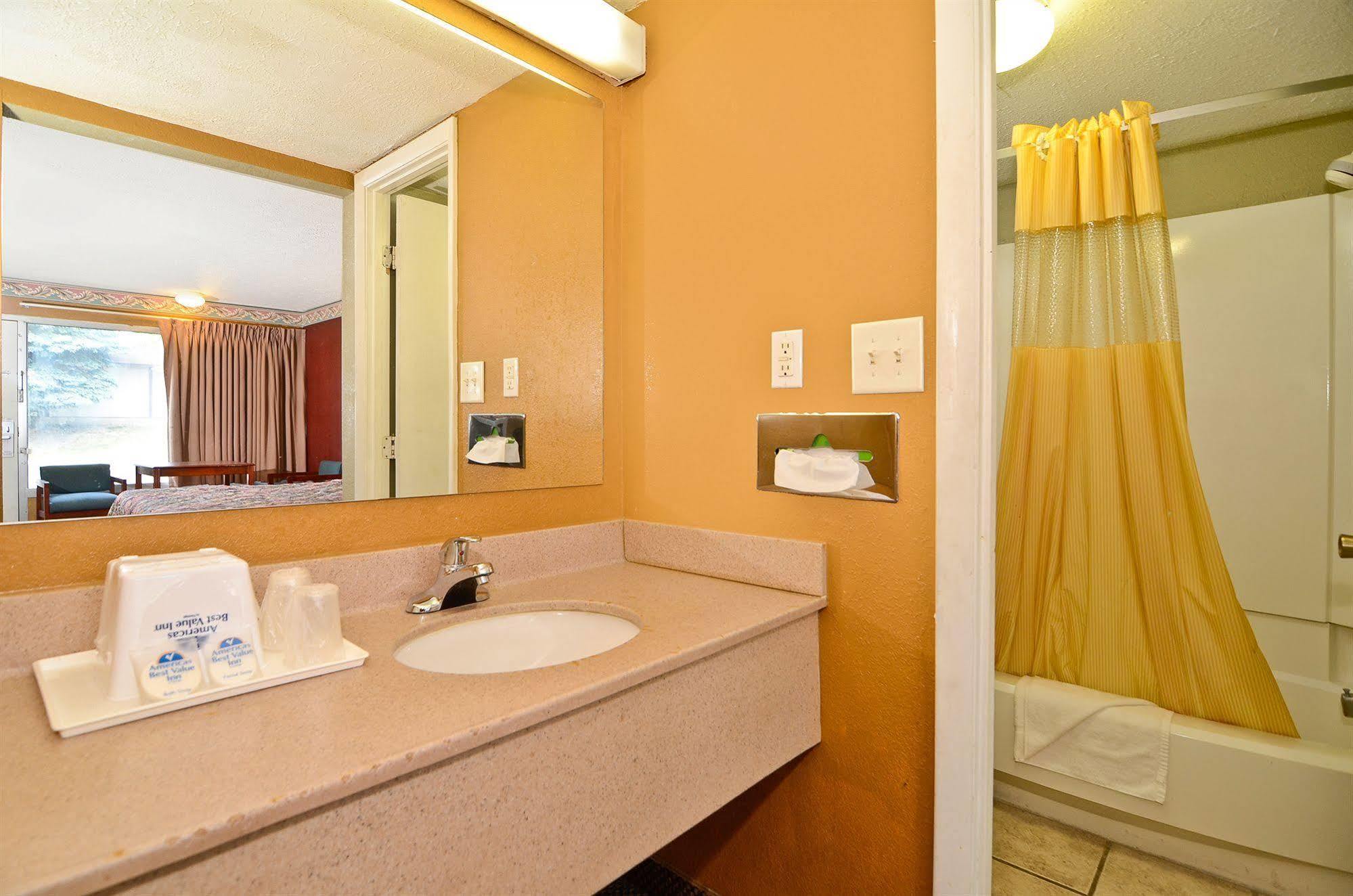 Red Roof Inn Indianapolis East Екстериор снимка
